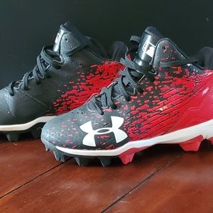 pair of boys toddler size 13 baseball cleats